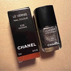 CHANEL Graphite 529 Nail Colour NEW